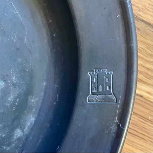Castle, Crossed Swords, & Rook antique pewter plate/shallow bowl -stamped&signed - Picture 5 of 7